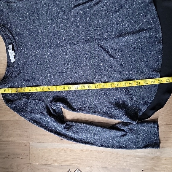 LOFT Charcoal And White Spec Long Sleeve Top with Black Hem~Size Medium - Picture 3 of 6